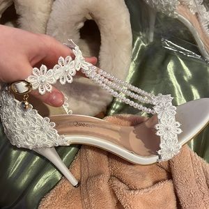 Floral pearl heels NWOT